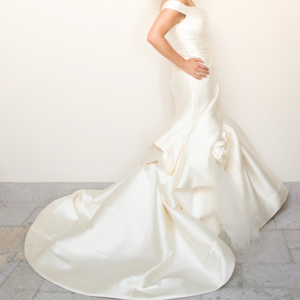 Monique Lhuillier 'Aubrey' Wedding Gown